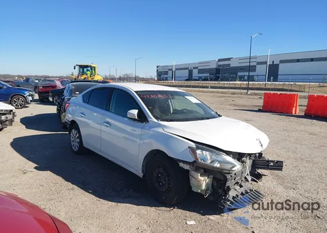 2017 Nissan Sentra S z USA, uszkodzony, nr VIN 3N1AB7AP3HY259492